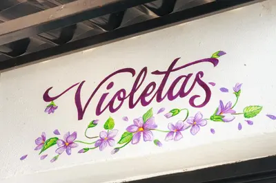 Certificado, premio, señal o documento que está expuesto en Casa Don José: VIOLETAS Suite