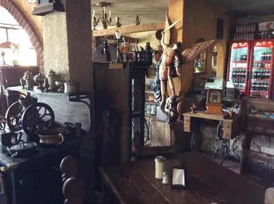 El salón o zona de bar de Hosteria Covadonga
