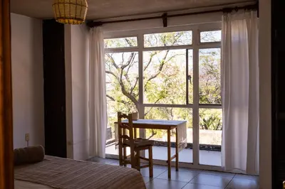 Cama o camas de una habitación en Spacious artsy home with fast WiFi