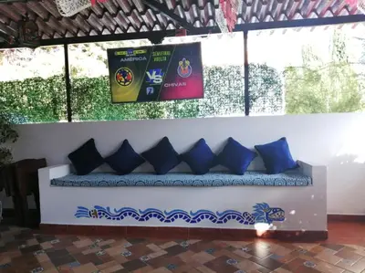 Zona de estar de Ursus, Mi casita en México
