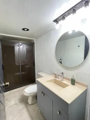 Un baño de Departamento con estacionamiento Del Valle