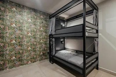 Plano de The Tropical Nest Womens Shared Hostel Room