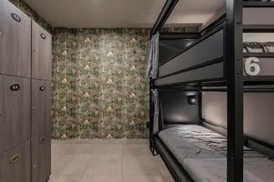 Plano de The Tropical Nest Womens Shared Hostel Room