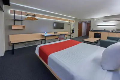Una televisión o centro de entretenimiento en City Express by Marriott Tehuacan