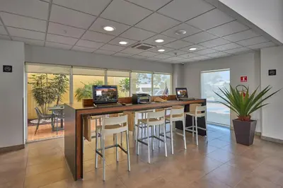 Una televisión o centro de entretenimiento en City Express by Marriott Tehuacan