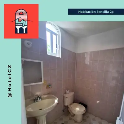 Un baño de Hotel CZ