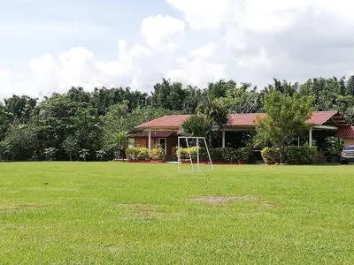 Jardín al aire libre en Casa contenedor Finca la laguna