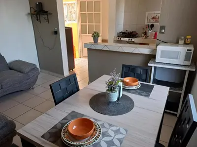Una cocina o zona de cocina en Nice apartamento. 5 minutos del aeropuerto.