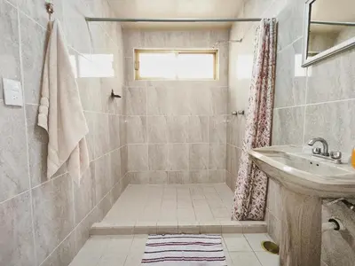 Un baño de Cozy bedroom at 5 min Mexico City Airport T1 & T2