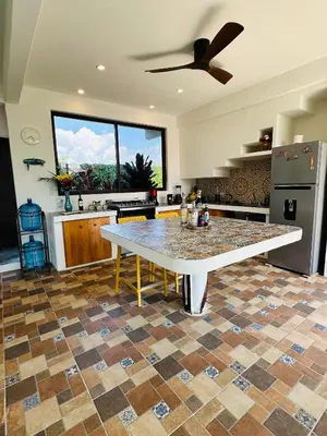 Una cocina o zona de cocina en Private Beach House in AguaBlanca Peaceful Getaway