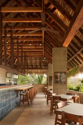 Un restaurante o sitio para comer en Ennea Hotel - Adults Only