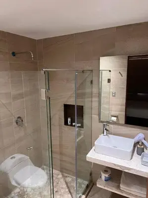 Un baño de Depto en Diamante con Club de Playa Privado