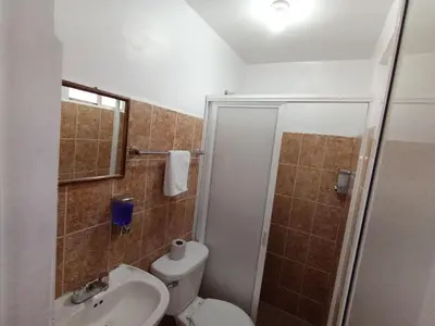 Un baño de Hospedaje 