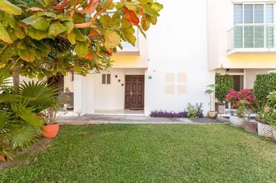 Jardín al aire libre en Acapulco Diamante. Casa de descanso