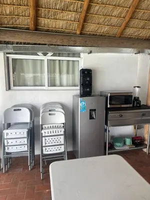 Una cocina o zona de cocina en Casa Gaviota Casa Con Alberca y Palapa