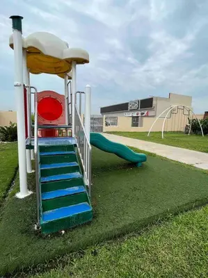 Zona de juegos infantil en Victoria’s Beach house
