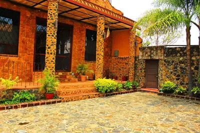 Jardín al aire libre en Wellness Center El Secreto