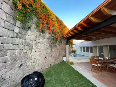 Jardín al aire libre en Casa Golondrina