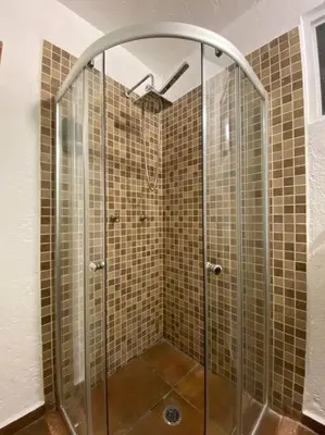 Un baño de Casa Brisa en Burgos Cuernavaca