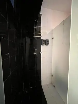 Un baño de Tulipanes Private Apartment