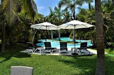 Piscina en o cerca de Exquisite Acapulco Retreat in La Isla Residence
