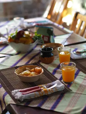 Comida en o cerca de este hotel