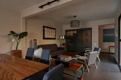 Zona de estar de Las Privadas / Casa X By Nardazul