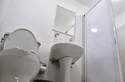 Un baño de Hostal Plaza Central