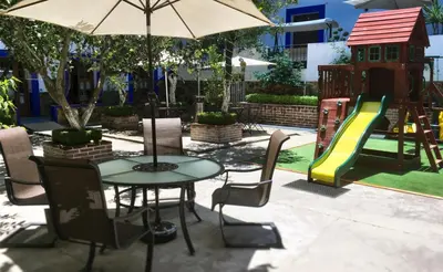 Zona de juegos infantil en Hostal Plaza Central