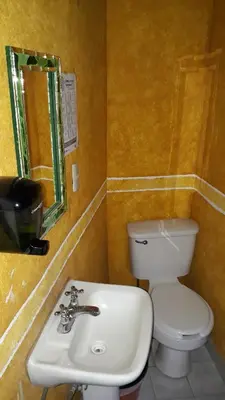 Un baño de Casa Ticitl temazcalli