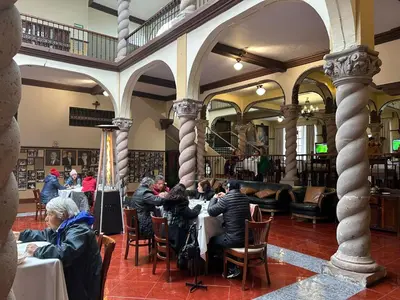 Clientes alojados en HOTEL VIRREYNAL