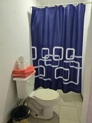 Un baño de Habitación 2 climatizada cerca de IMSS UMAE