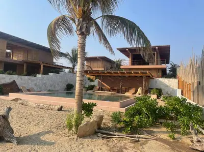 Jardín al aire libre en Increíble Casa frente a la playa