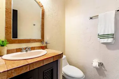 Un baño de Preciosa Villa en Marina Las Brisas