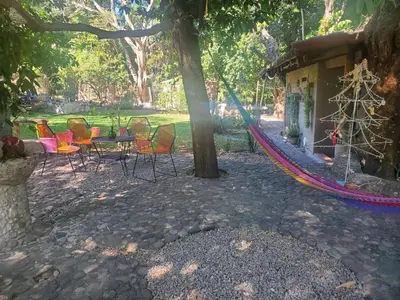 Jardín al aire libre en Teques Escape Natural