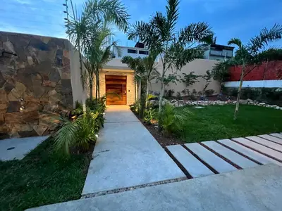 Jardín al aire libre en Casa Jubilee king suite main floor