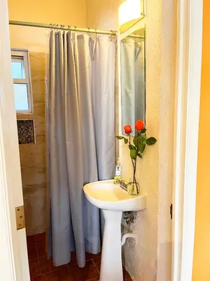Un baño de Beguest Centro Concerts & Events