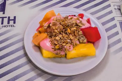 Comida en o cerca de este hotel