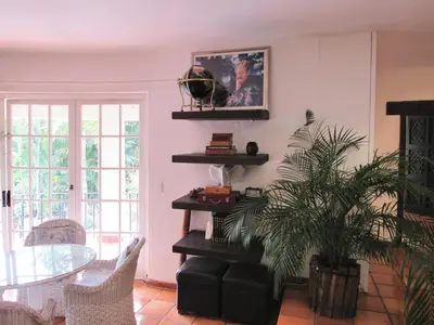 Una televisión o centro de entretenimiento en Villa de Lena