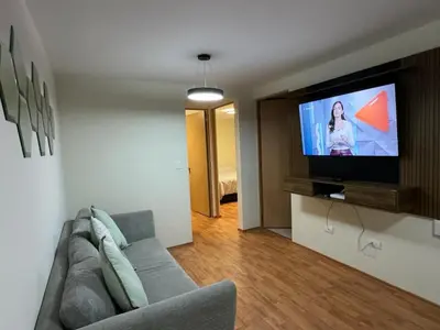 Una televisión o centro de entretenimiento en Dep completo a 5min del foro sol, y del aeropuerto