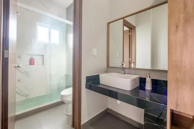 Un baño de New Loft with Sky Bar and Pools