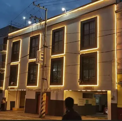 Edificio en el que se encuentra el love hotel