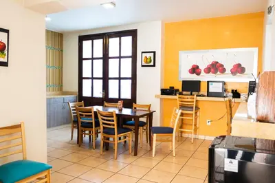 Una cocina o zona de cocina en Happy Express Hotel