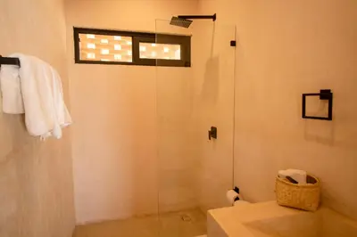 Un baño de CASA RAFFAELLA Modern apartments with AC Pool Starlink