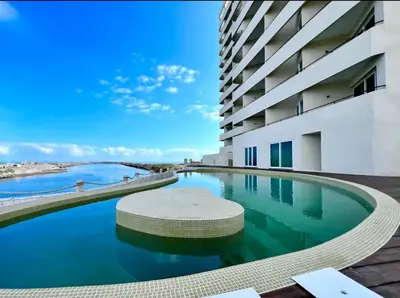 Piscina en o cerca de Sol y mar