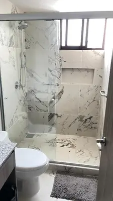 Un baño de nuevo cómodo y amplio departamento 2 albercas