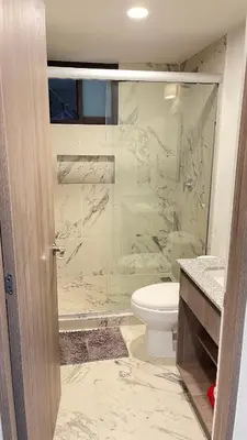 Un baño de nuevo cómodo y amplio departamento 2 albercas