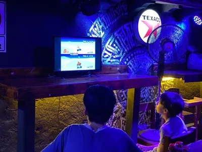 Una televisión o centro de entretenimiento en Sampaz