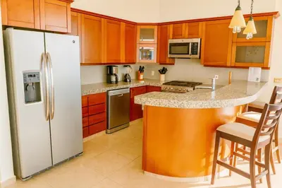 Una cocina o zona de cocina en Beachfront in a peaceful Resort 8mi from Puerto Escondido