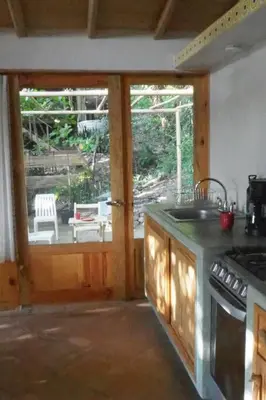 Una cocina o zona de cocina en Charming Casa Pacifico with AC, Starlink and Great Location